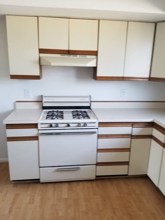 Building Photo - 218 Pontiac St