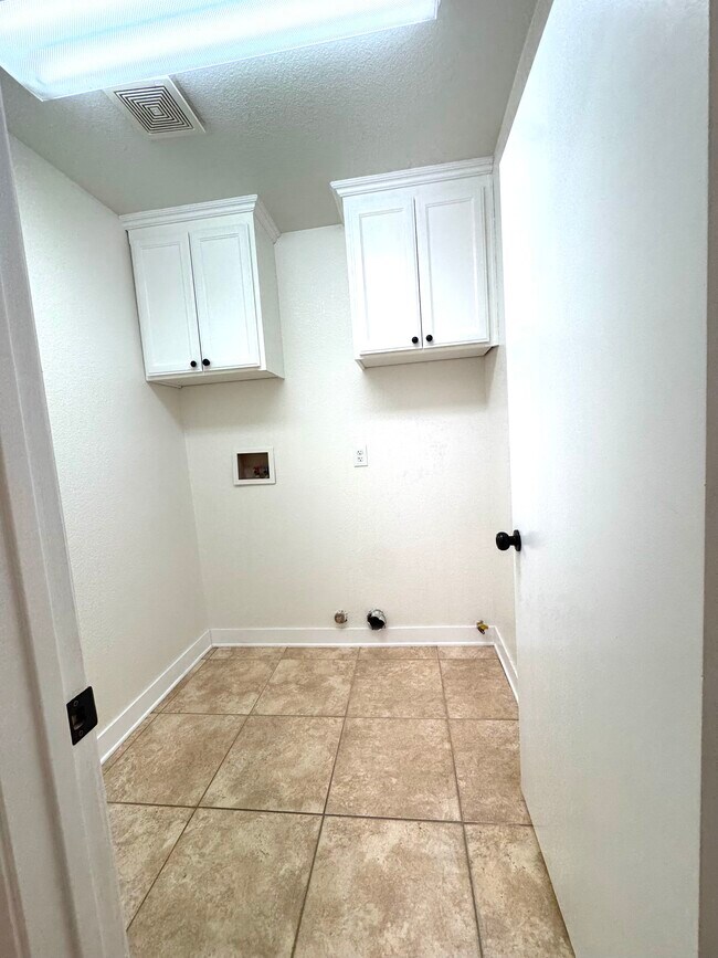 Building Photo - 47761 Poseidon Cir