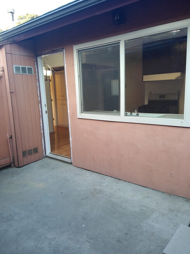 Building Photo - 9009 Tobias Ave