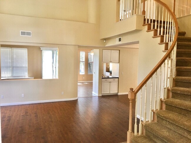 Building Photo - **COMING SOON** 3BD 2BA House in Carmel Mt...