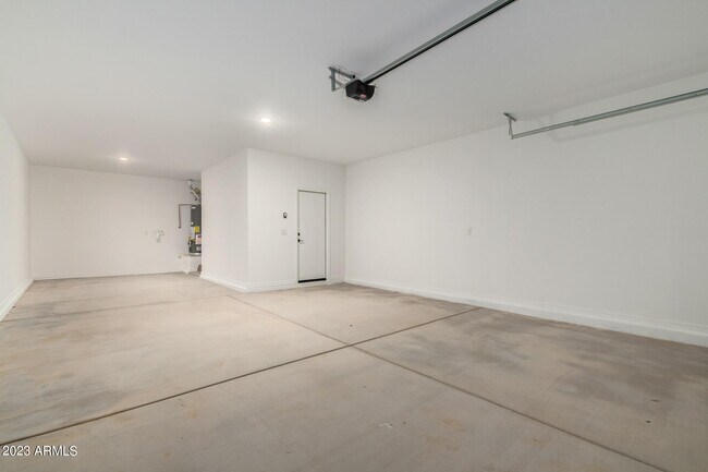 Building Photo - 17318 W Surrey Dr