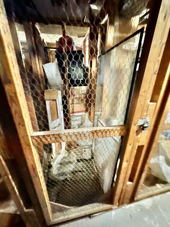 Building Photo - FREE RENT! Sail into this 2BR 1BA at the M...