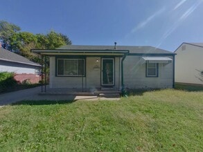 Building Photo - 1736 N Volutsia