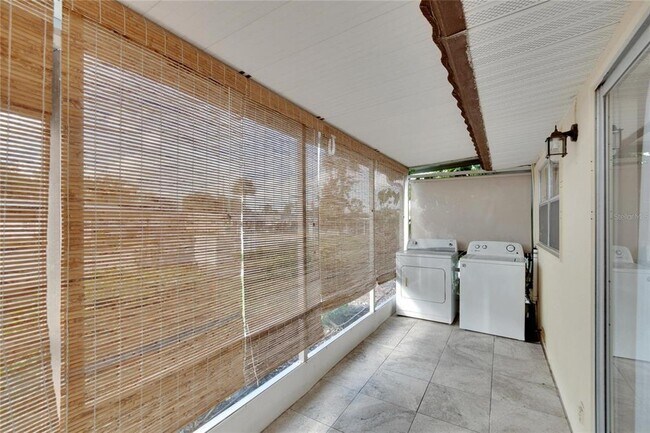 Building Photo - 202 Bedford Trail