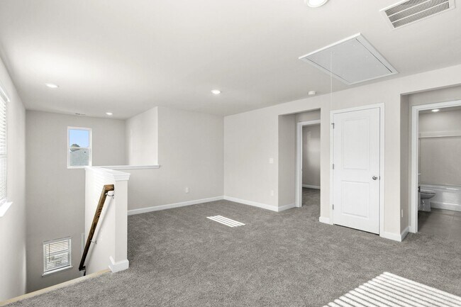 Building Photo - 2048 Copper Crk Lp