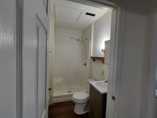 Building Photo - Home in Rolla
