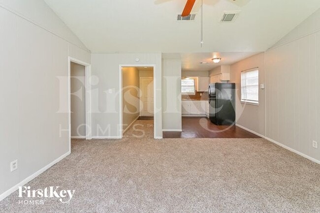 Building Photo - 12811 Claygate Dr