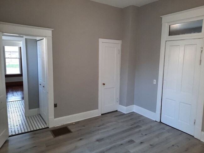 Building Photo - Lovely 3 bedroom 1 bath home