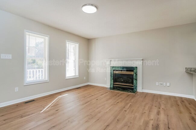 Building Photo - 5701 Woof Pl