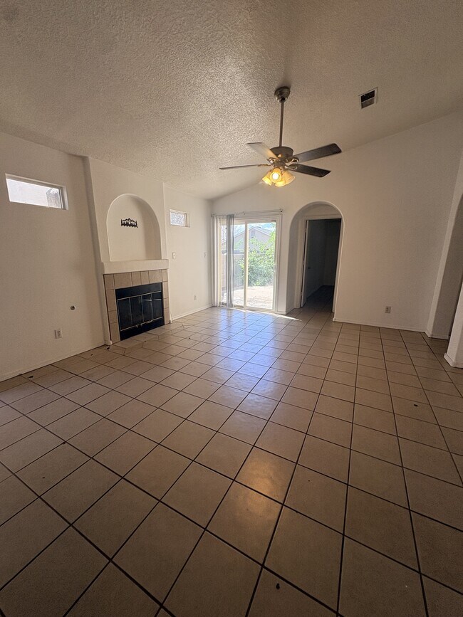 Building Photo - 8308 Vista Clara Ln SW