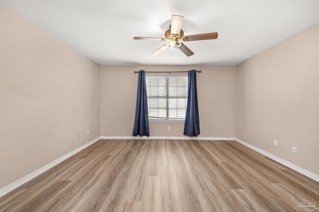 Building Photo - 5850 Princeton Dr