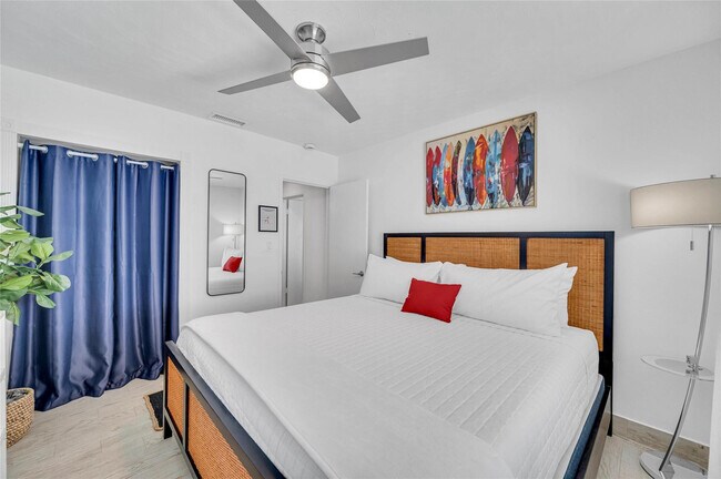 Building Photo - 1300 Mango Isle