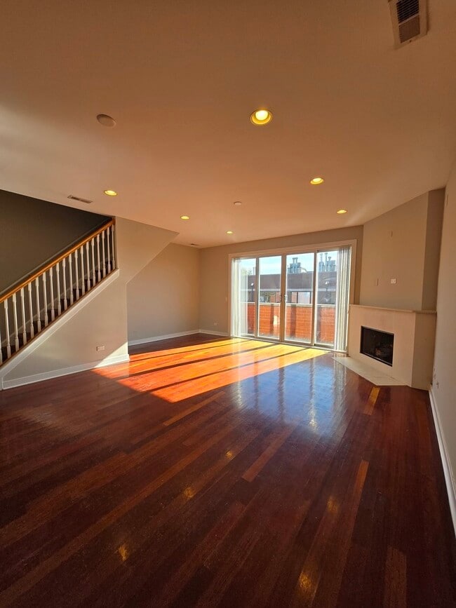 Building Photo - 2358 W School St