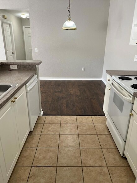 Building Photo - 839 Grand Regency Pointe