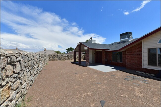 Building Photo - 4526 Monahans Dr