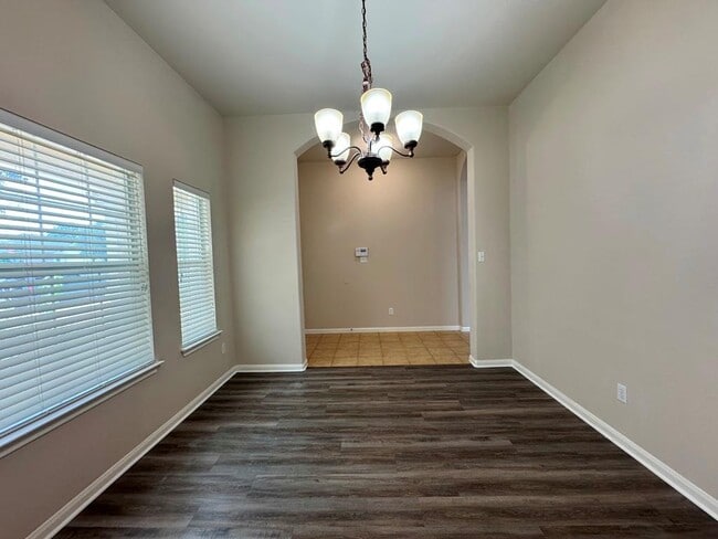 Building Photo - 285 Amber Ash Dr