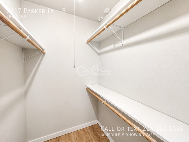 Building Photo - 2717 Parker Ln