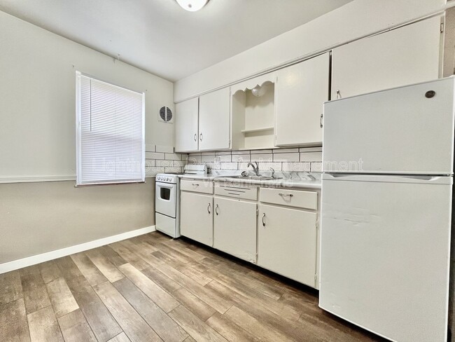 Building Photo - 1215 Ottillia St SE