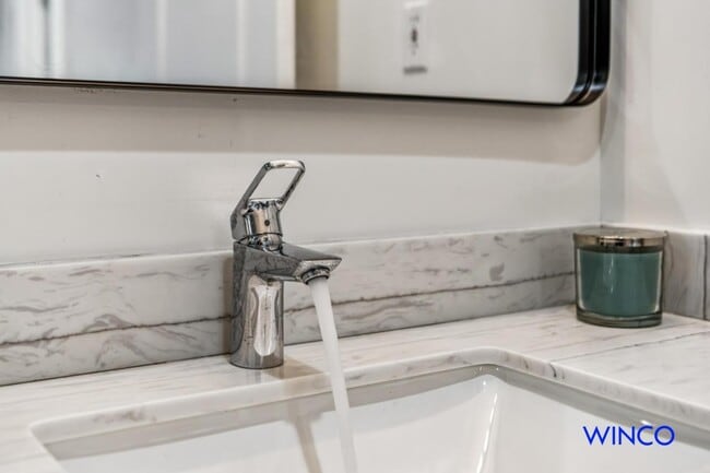 Building Photo - 372 Avalon Dr