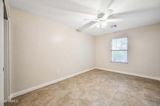 Building Photo - 1330 S 121st Dr
