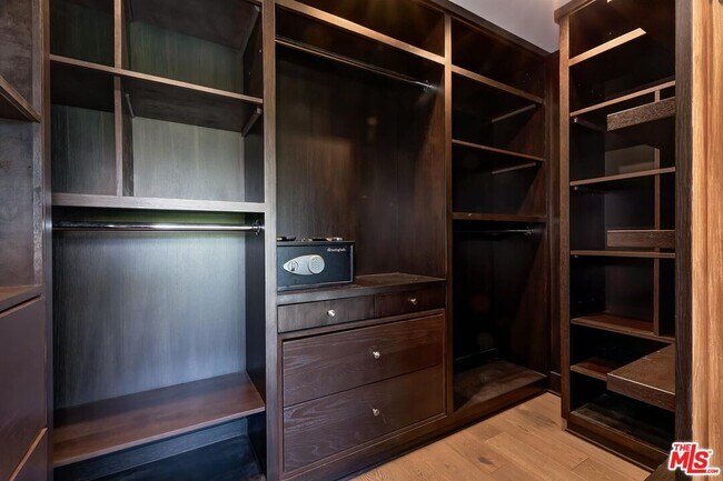 Building Photo - 2841 Montcalm Ave