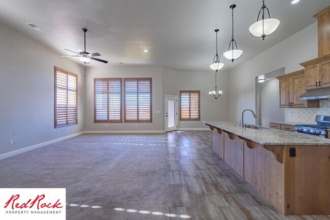 Building Photo - Pet-Friendly 3 Bedroom Home In A Great Neighborhood