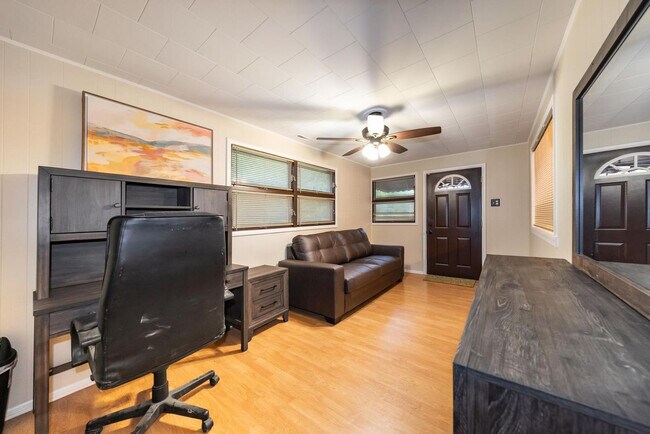 Building Photo - 234 N Hamilton St