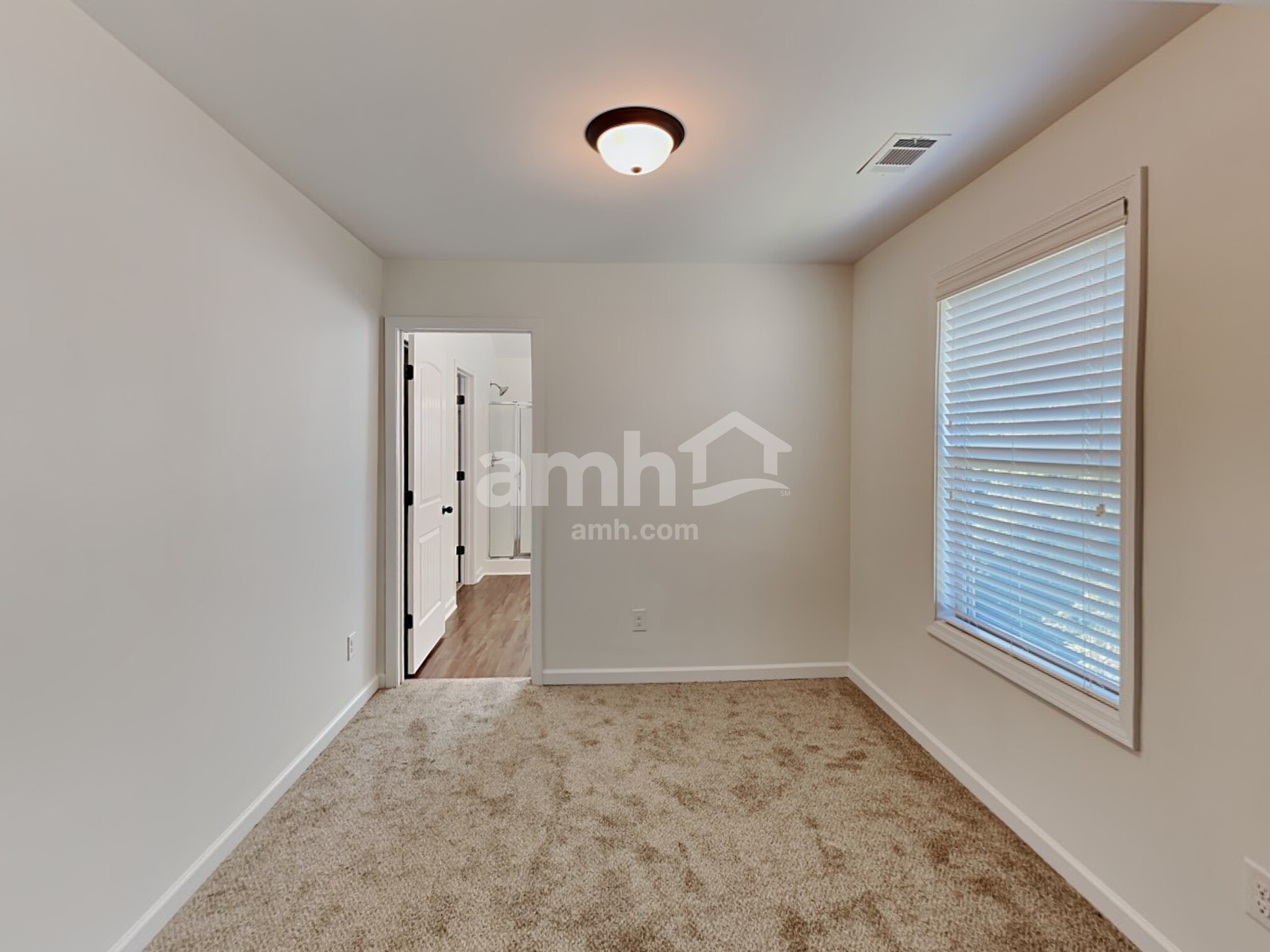 Building Photo - 1078 Hartwell Rd