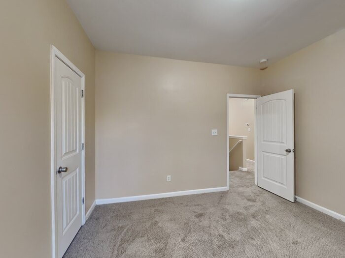 Building Photo - 608 Beaujolais Ct