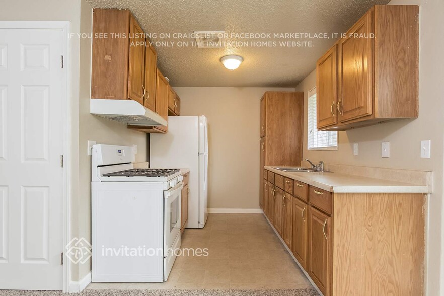 Building Photo - 1126 E 61st St