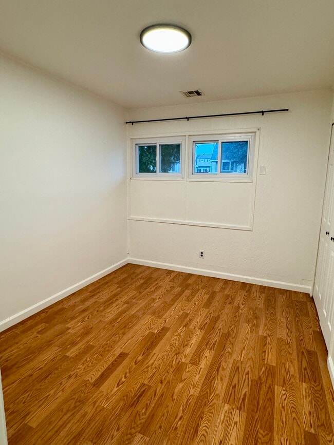 Bedroom 1A - 63 Elliot Pl