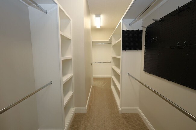 Building Photo - 3973 Valiant Ct