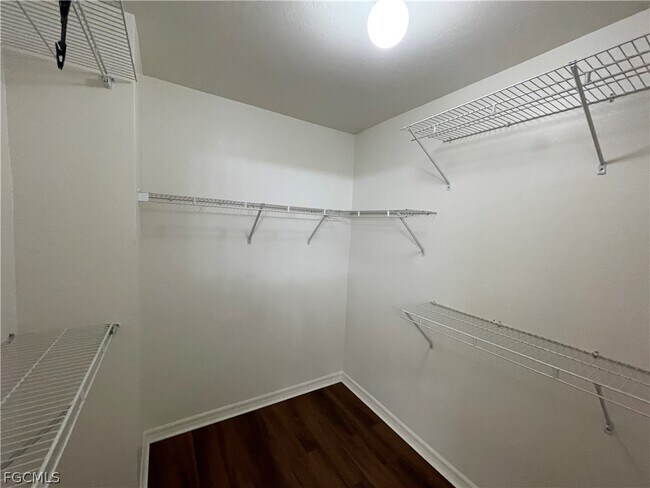 Building Photo - 1428 SW 29th St