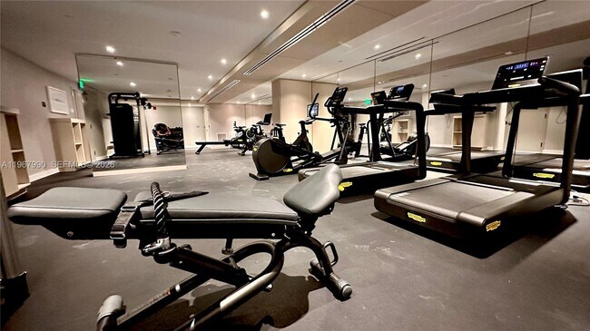 Building Photo - 9201 E Bay Harbor Dr