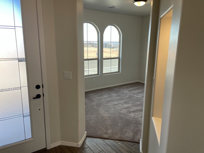 Building Photo - 5208 Bullseye Rd NE