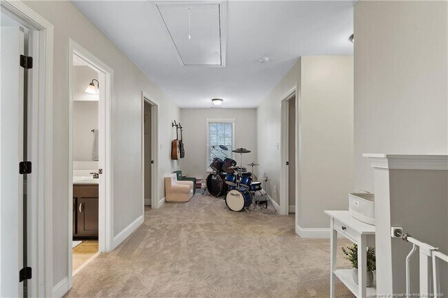 Building Photo - 852 Micahs Way N