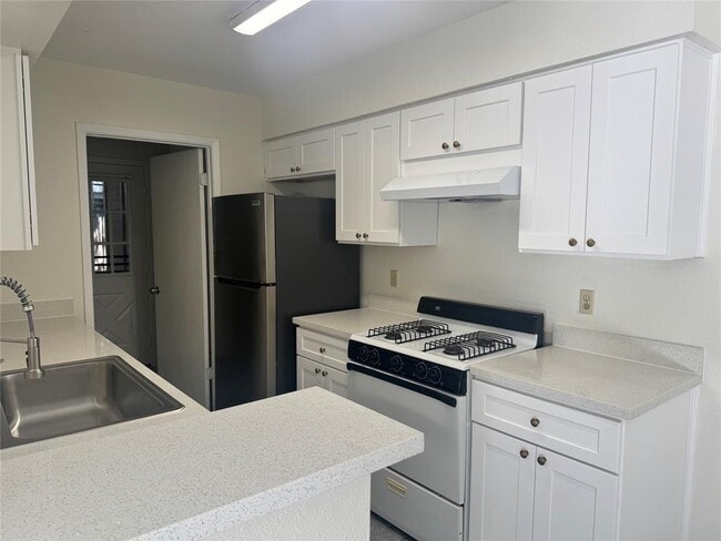 Building Photo - 12406 Deer Falls Dr