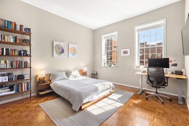 Building Photo - 222 Clinton St