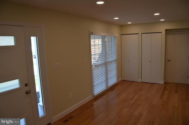 Building Photo - 9012 Paddock Ln