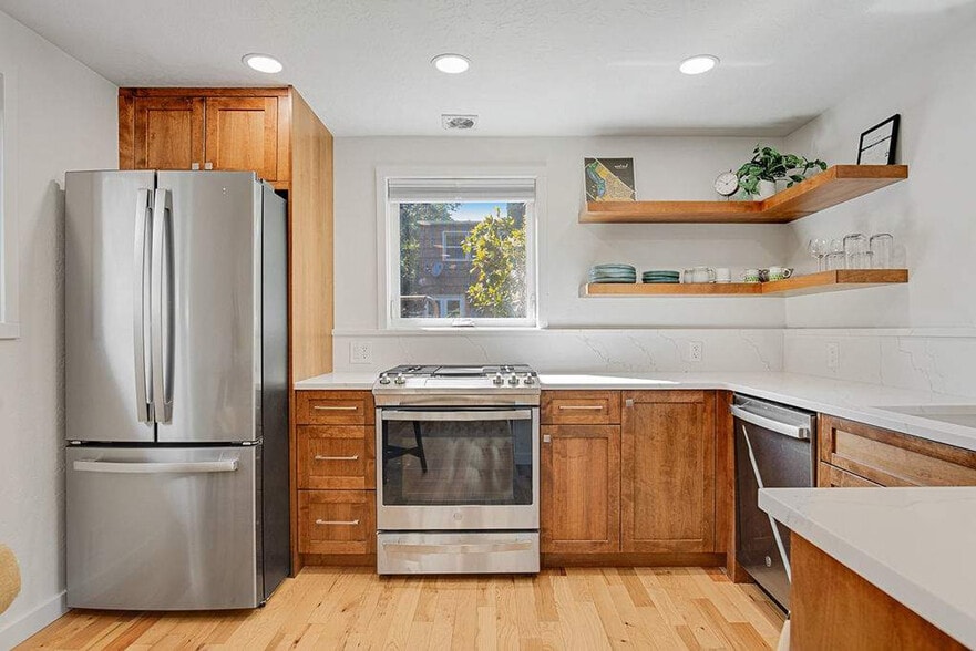 Building Photo - 820 N 25th St