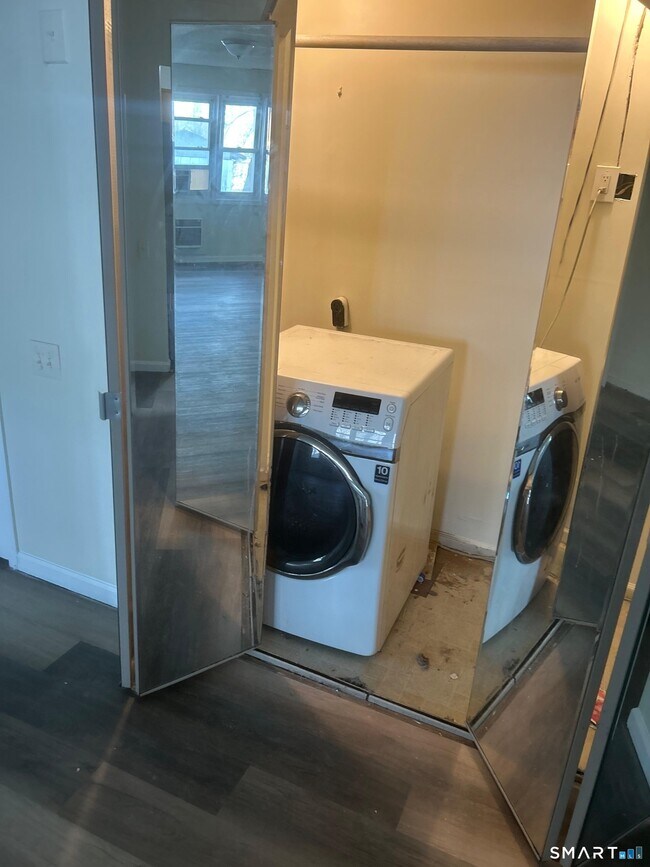 Building Photo - 30 Stevens St