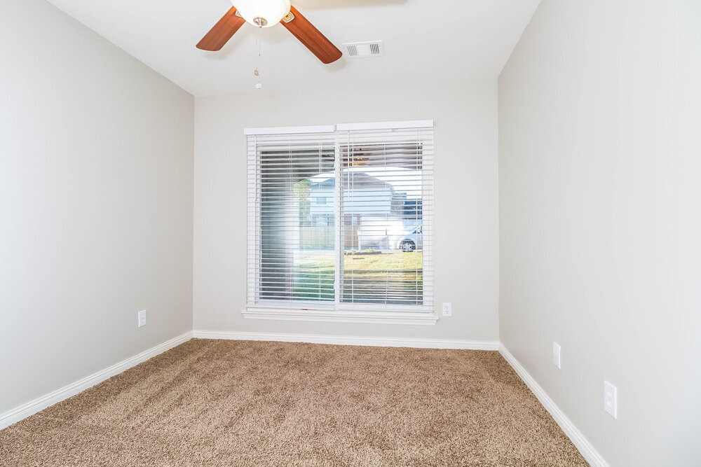 Building Photo - 5033 Singing Hills Dr