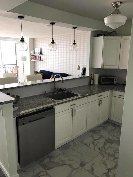 Kitchen - 620 Peachtree St NE