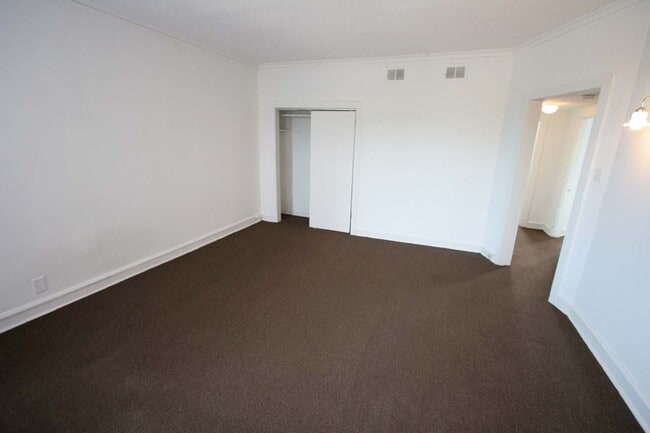Floorplan - 925 East 46th Street