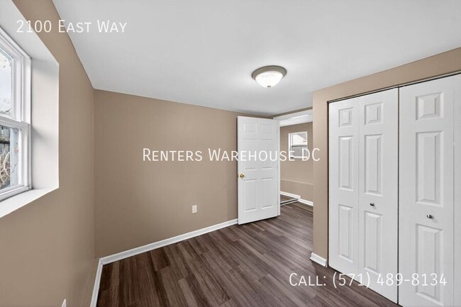 Building Photo - 2100 East Wy