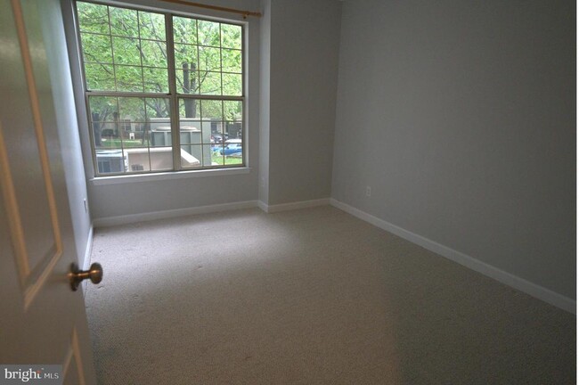 Building Photo - 5909 Barbados Pl