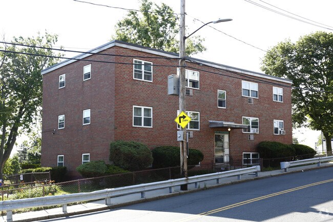 Building Photo - 5 Waldemar Ave