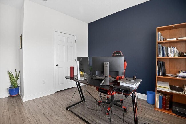 Building Photo - 102 Polaris Pl