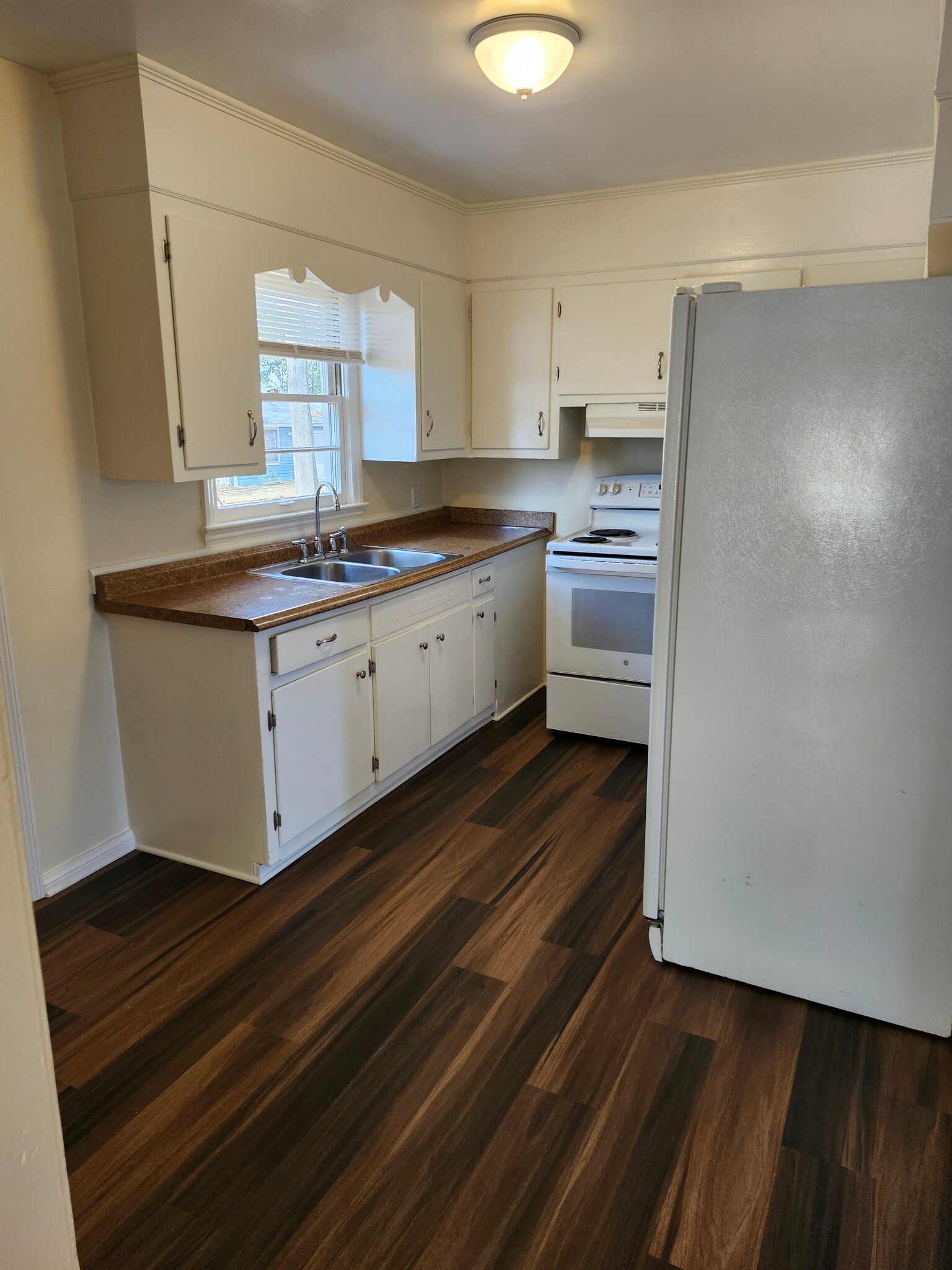 Building Photo - 84 N Estate Dr