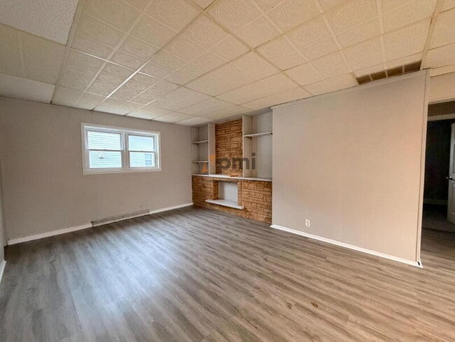 Building Photo - 121 S Porter St